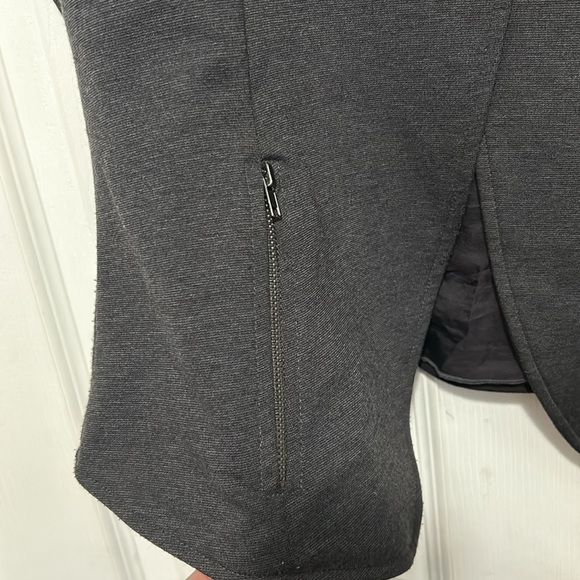 DANIER vest. Size L - Picture 4 of 11